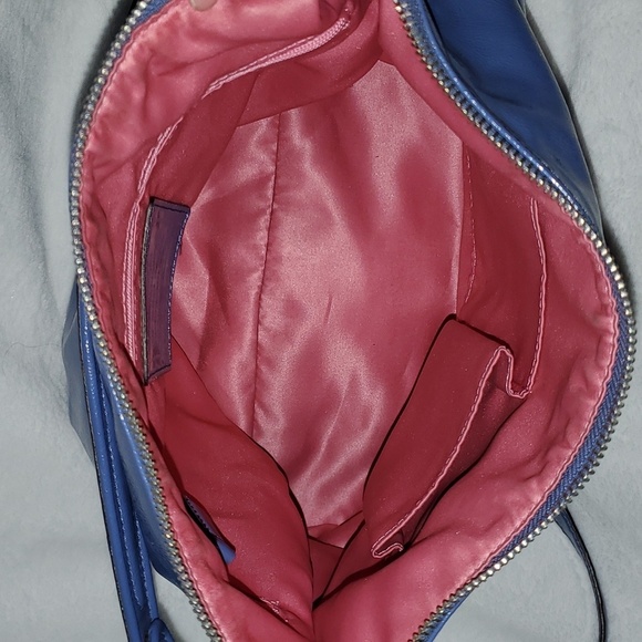 Coach Daisy Liquid Gloss Pocket Hobo Bag Pat Leather F23401 - Picture 10 of 16